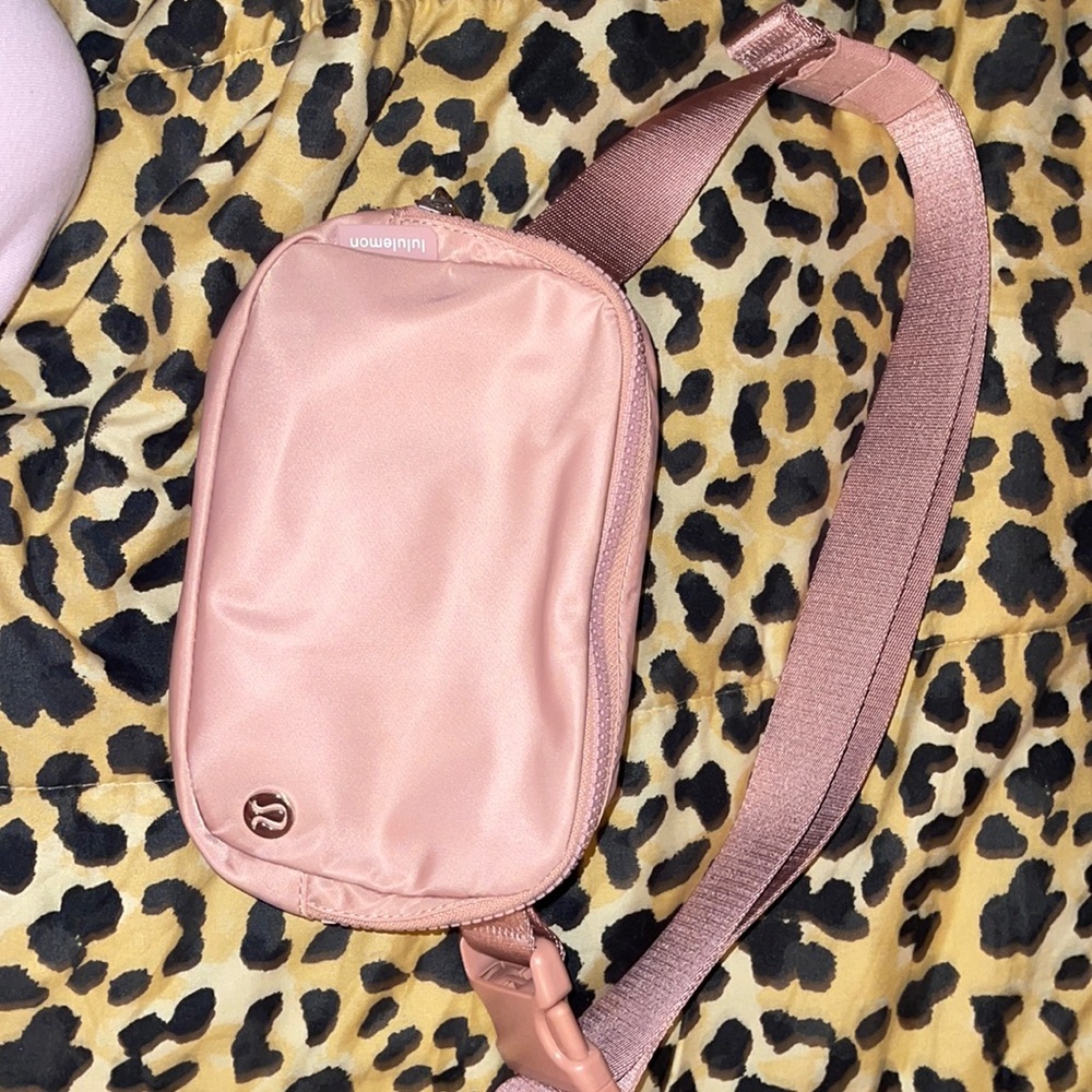 Lululemon bag